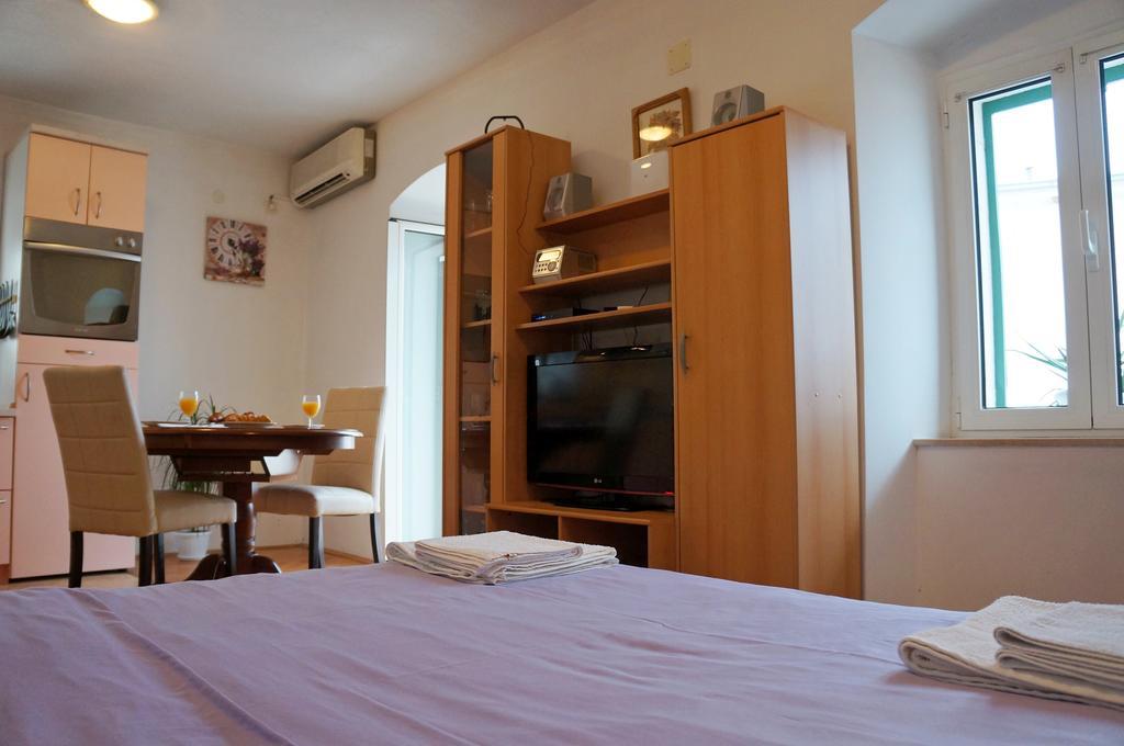 Kamena Apartment & Studio Makarska Luaran gambar