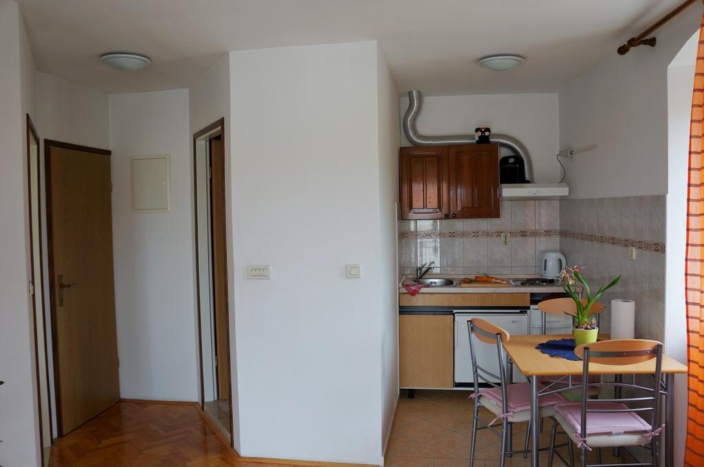Kamena Apartment & Studio Makarska Luaran gambar